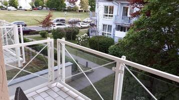 Superior Double Room, Balcony, Courtyard View | Internet