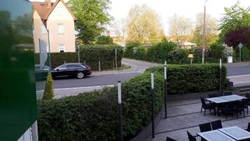 Standard Double Room | Outdoor dining