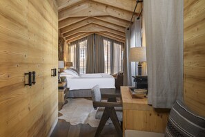 Hypo-allergenic bedding, in-room safe, individually decorated - Unique Hotel Post (Zermatt)