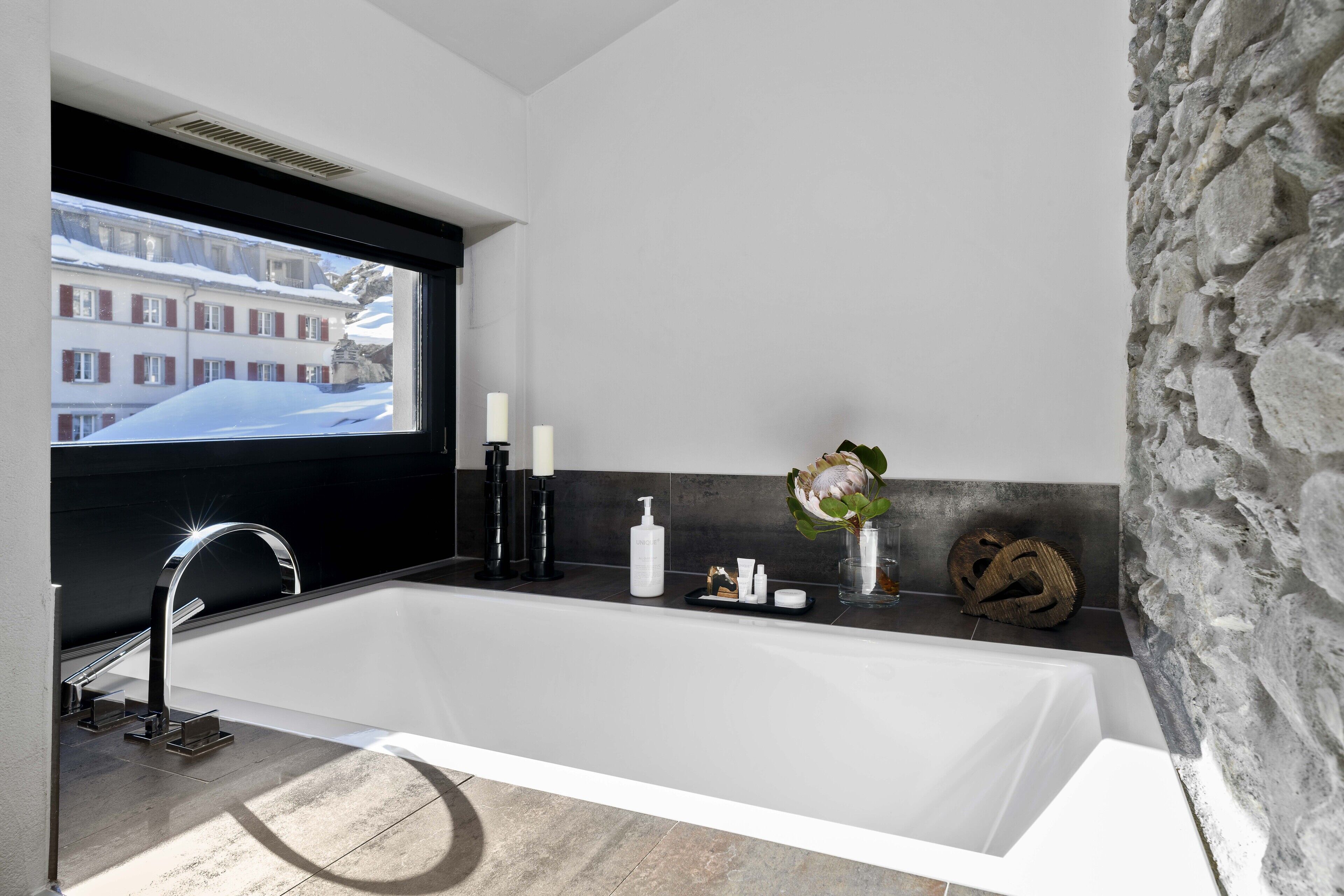 junior suite (style) | deep-soaking bathtub