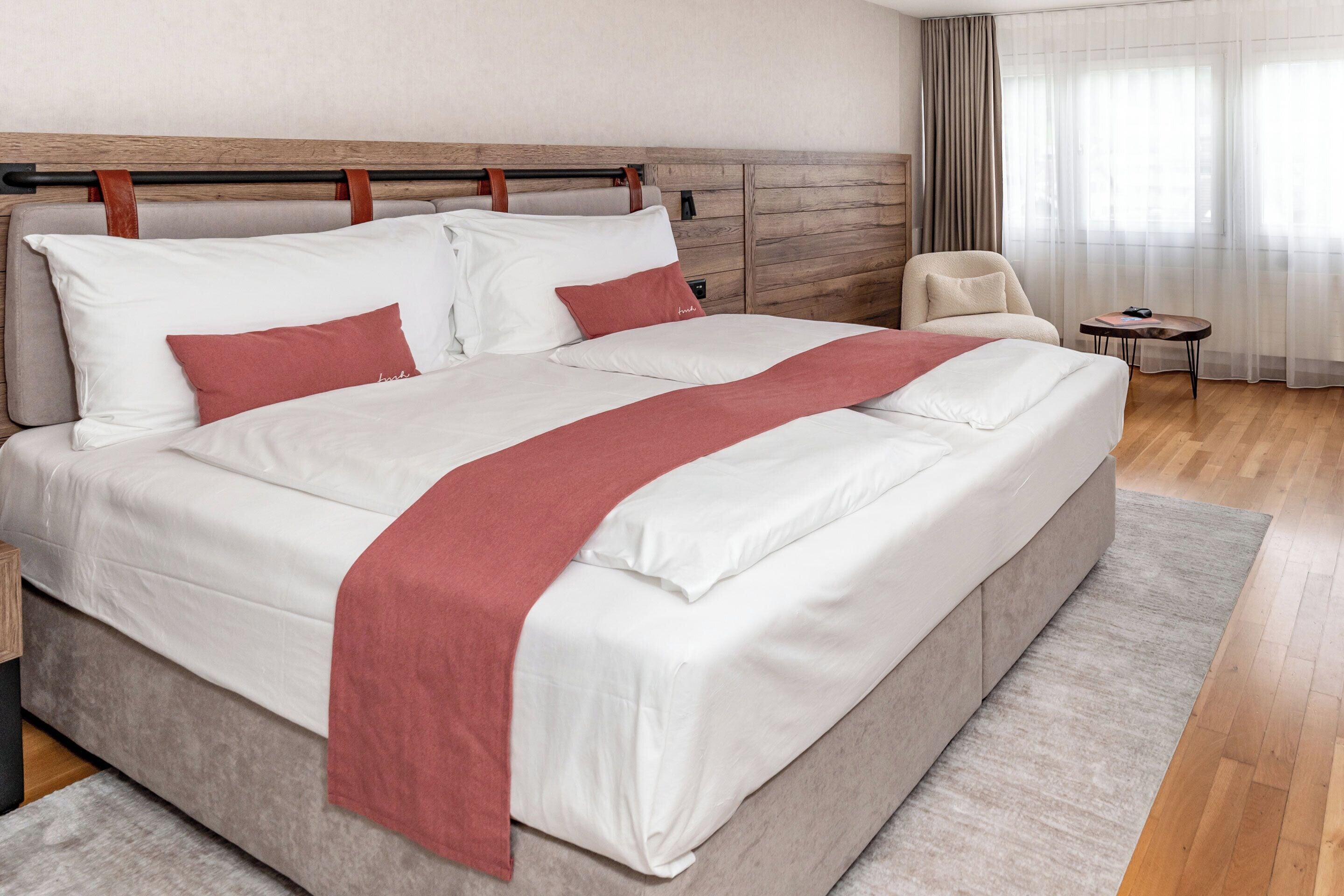 superior twin room | 1 bedroom, minibar, in-room safe, desk