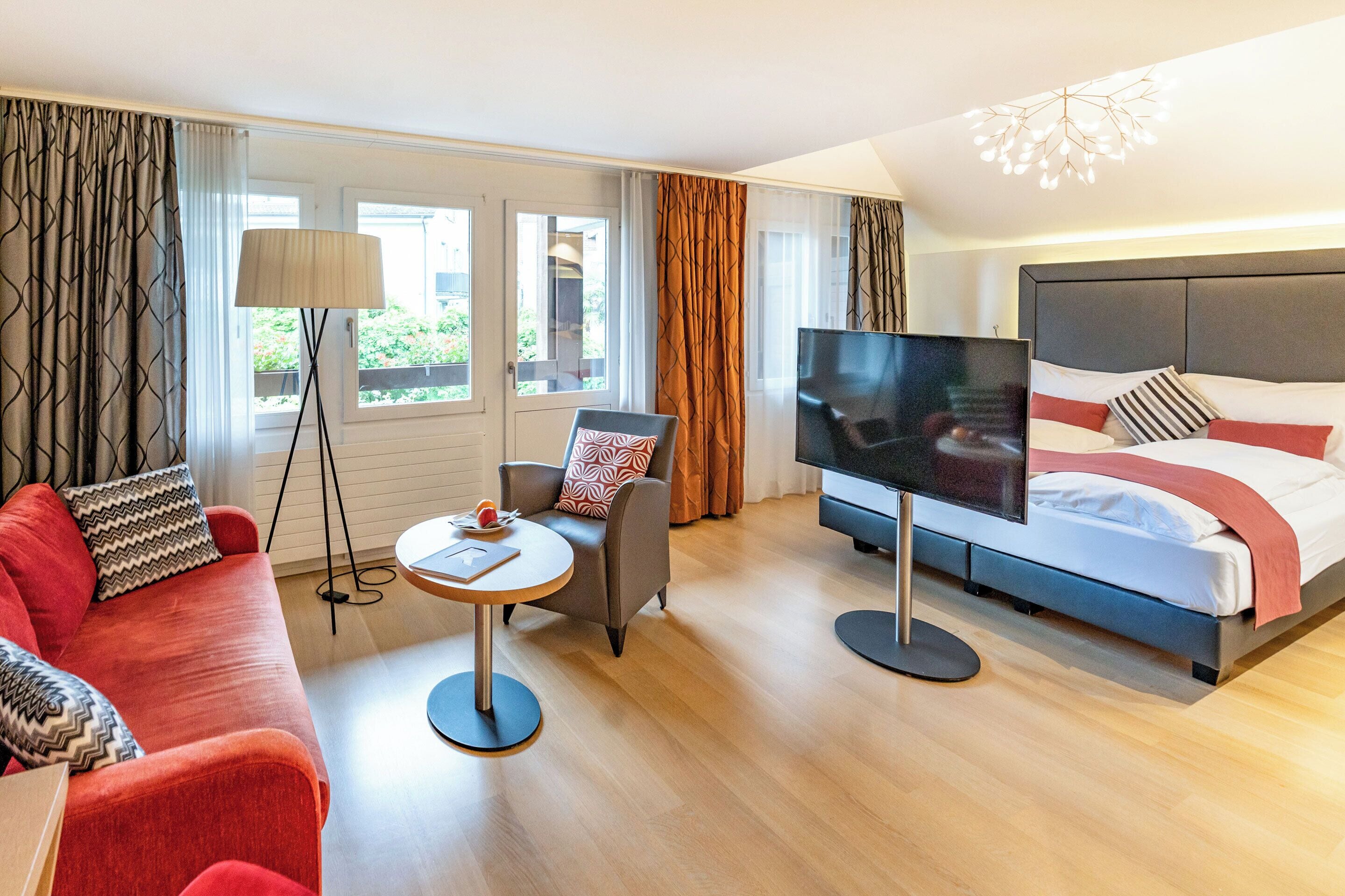 junior twin room | 1 bedroom, minibar, in-room safe, desk