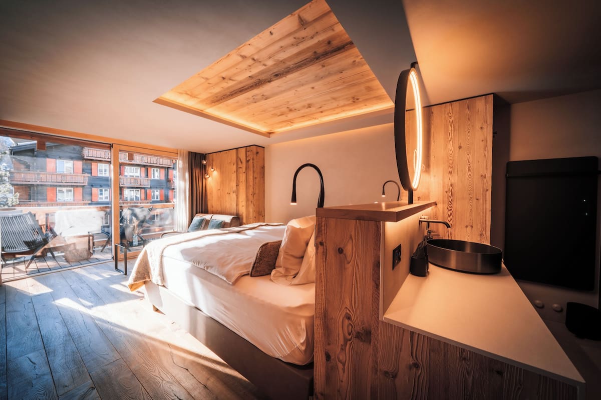 Panorama Deluxe Room (Matterhorn View) | Premium bedding, minibar (some free items), in-room safe