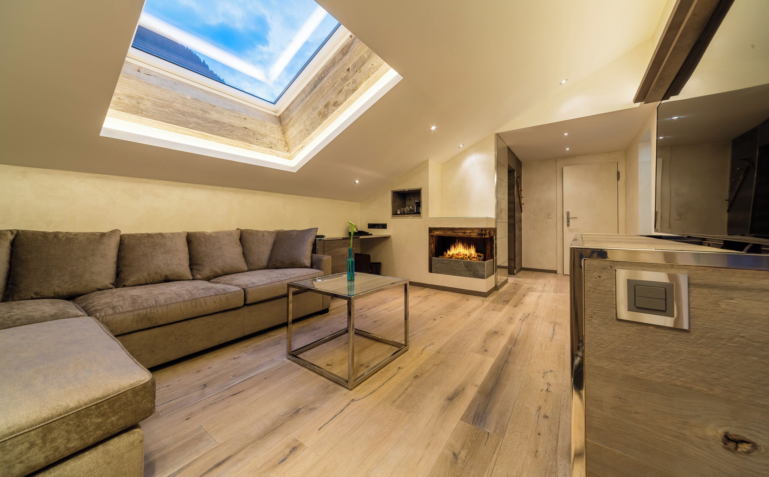 junior suite chic | living area | 49-inch tv with satellite channels, dvd player, ipod dock