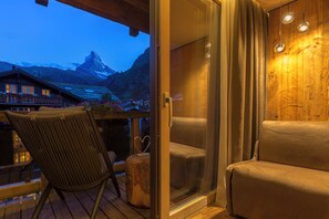 Panorama Deluxe Room (Matterhorn View) | Terrace/patio