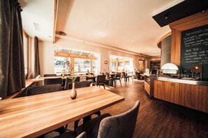 Free daily buffet breakfast - Hotel Bellerive (Zermatt)