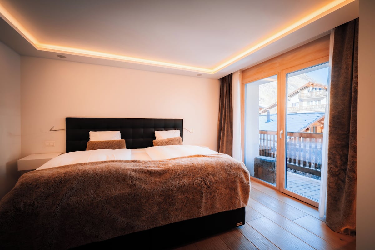Apartment | Premium bedding, minibar (some free items), in-room safe