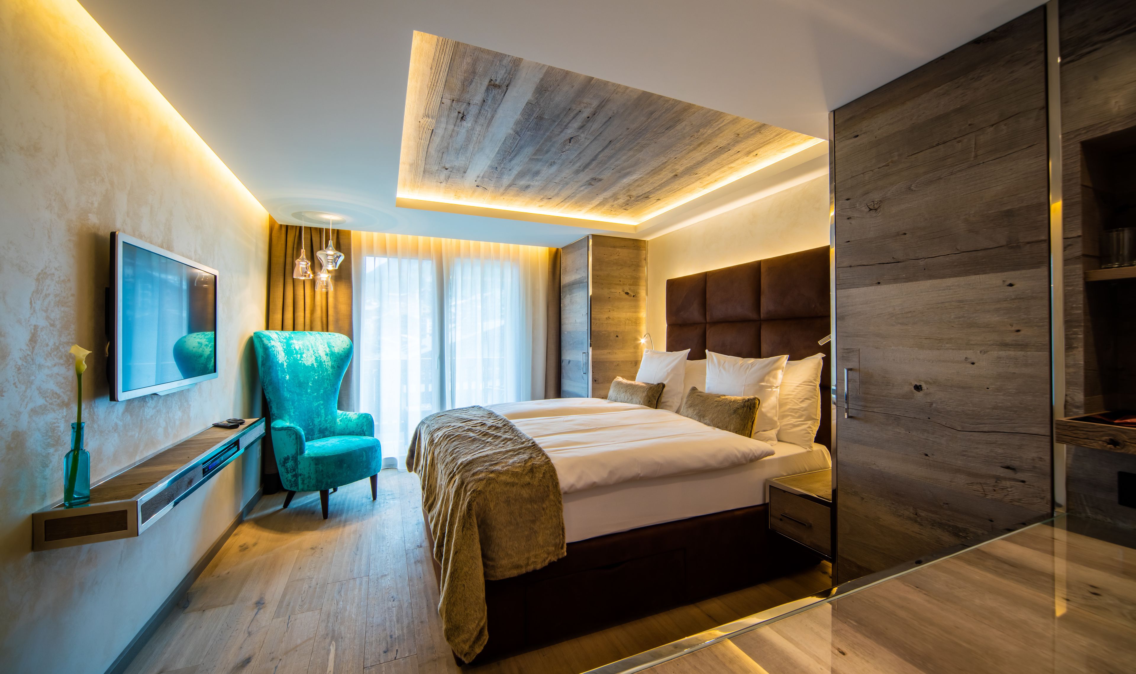 Ropa de cama de alta calidad y artículos del minibar gratis 