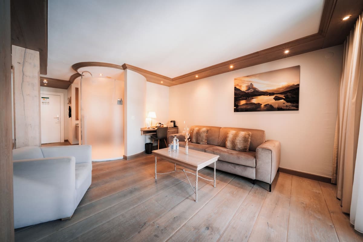 Junior Suite, Balcony | Premium bedding, minibar (some free items), in-room safe