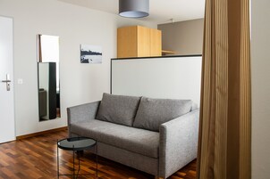Junior Suite, Balcony | In-room safe, individually decorated, individually furnished, desk