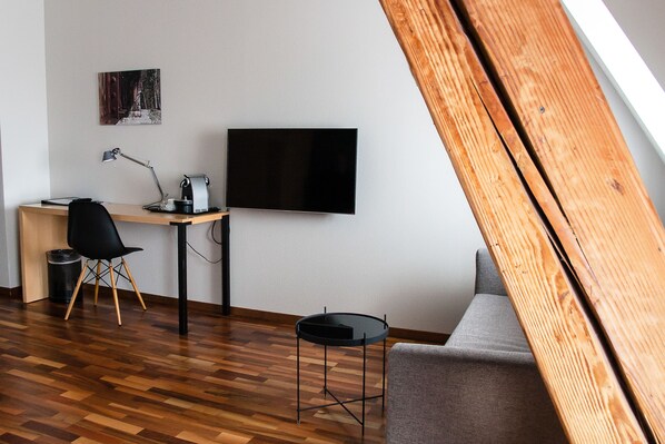 Caja de seguridad en la habitación y decoración personalizada 