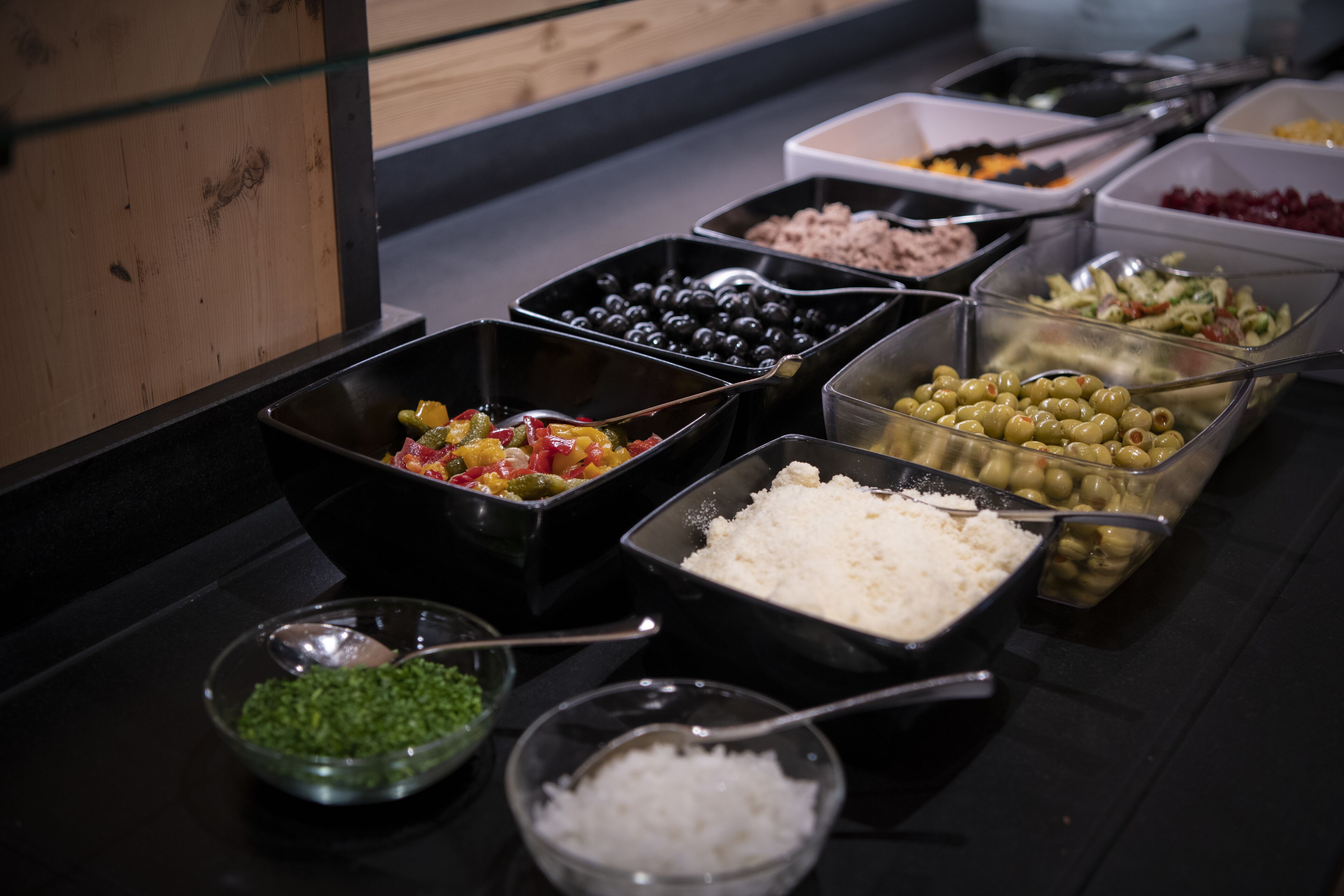 2 restaurants, breakfast, lunch, dinner served; regional cuisine