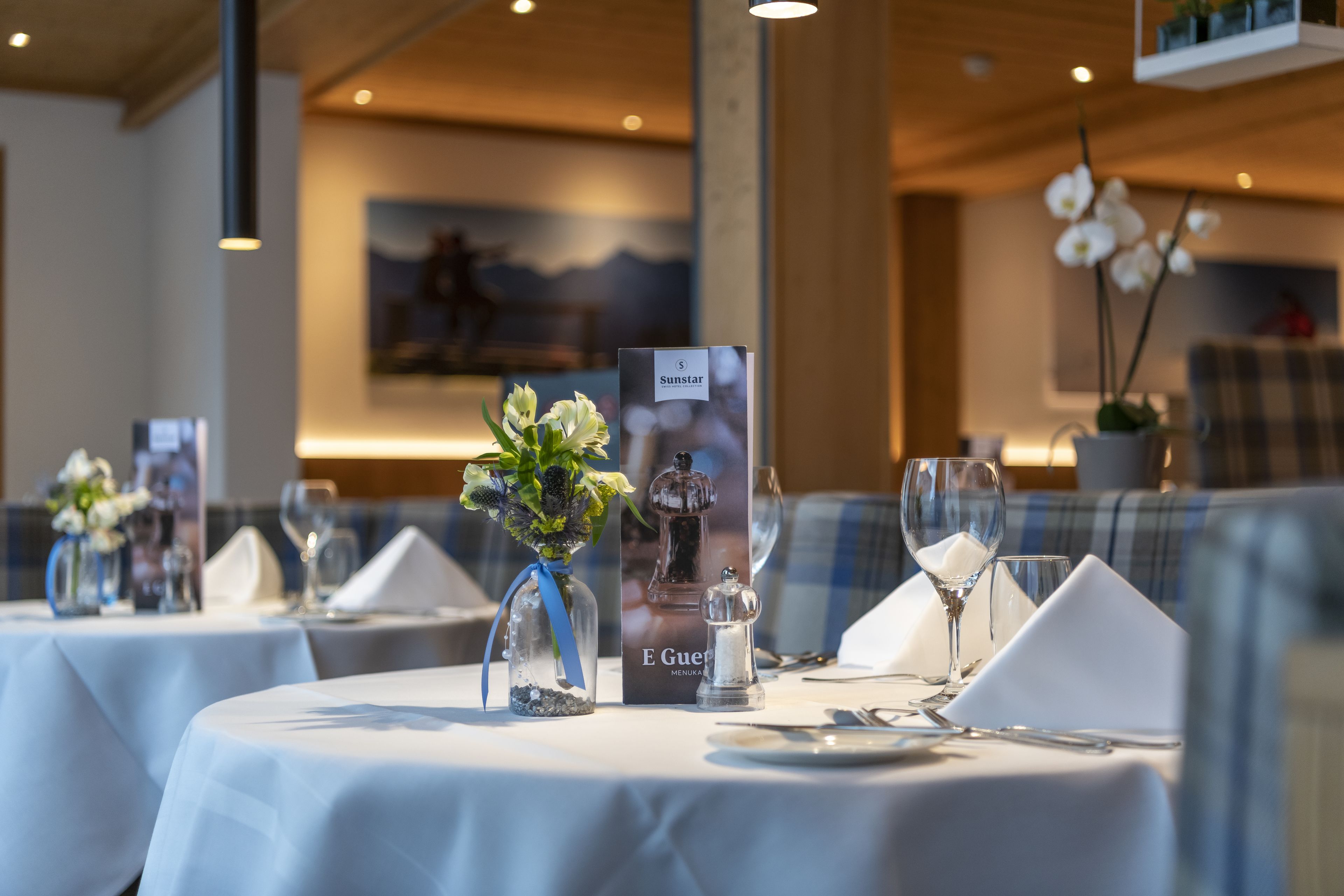 2 restaurants, breakfast, lunch, dinner served; regional cuisine