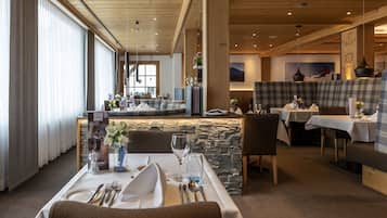 2 restaurants, breakfast, lunch, dinner served; Regional cuisine