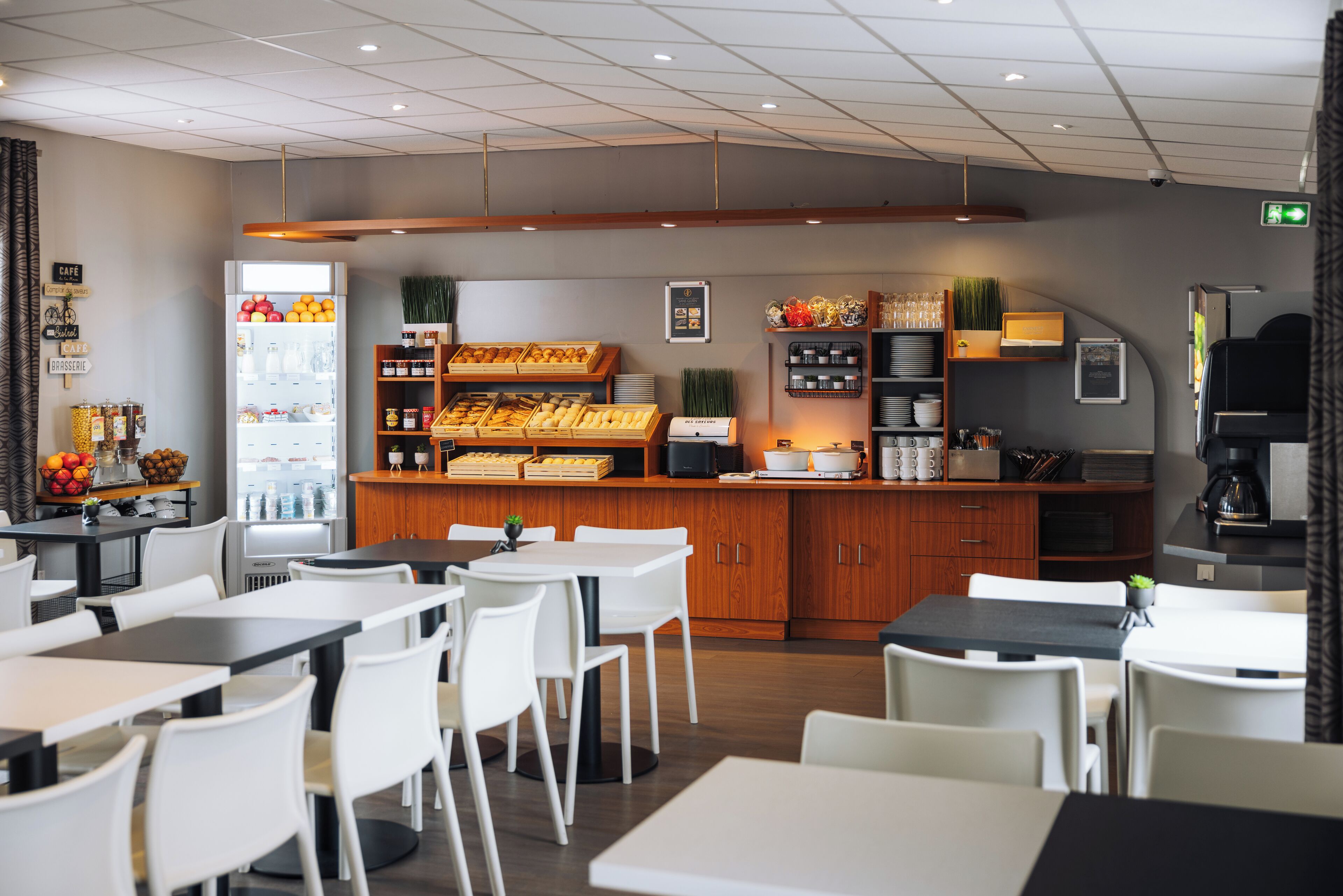 Dagelijks ontbijtbuffet (EUR 13.50 per persoon)