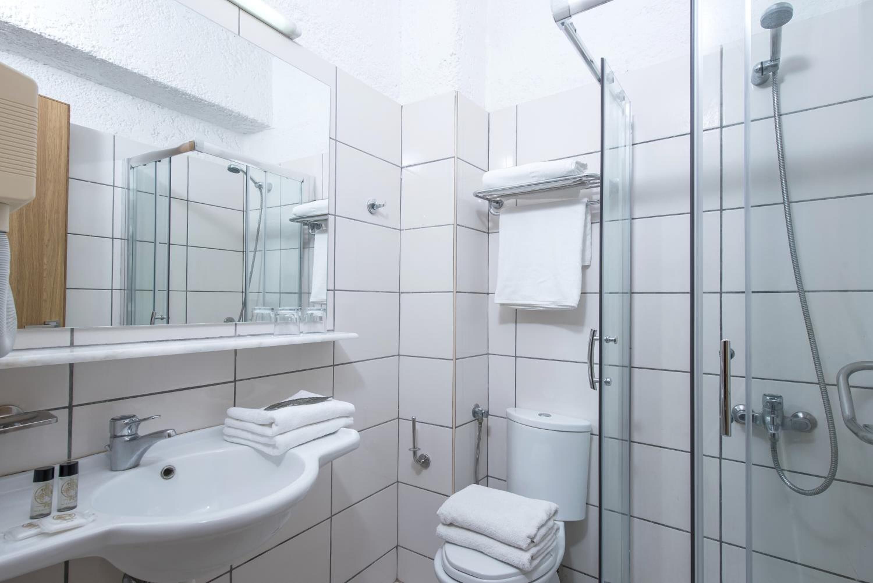 Photo - Heronissos Hotel