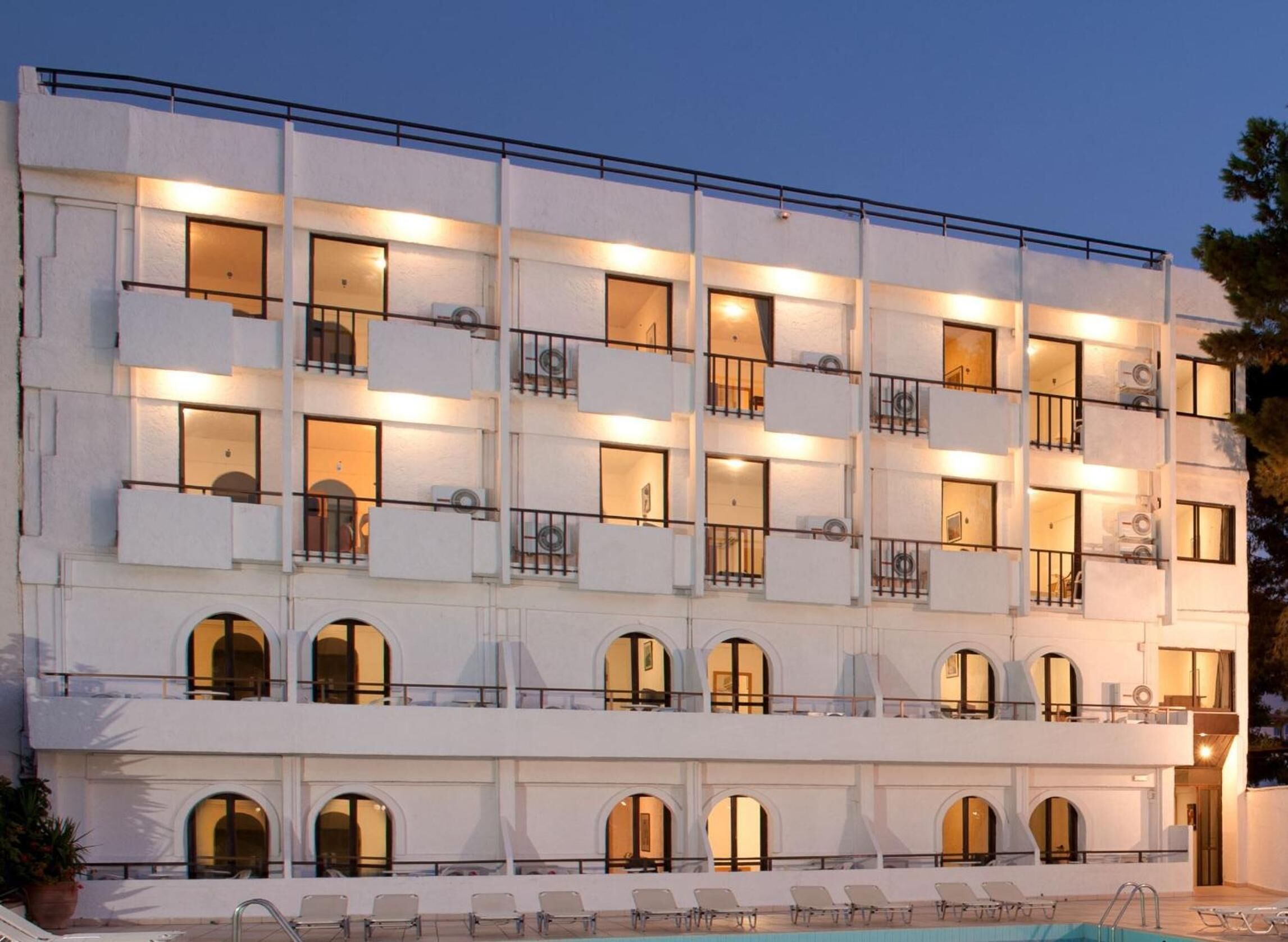 Photo - Heronissos Hotel