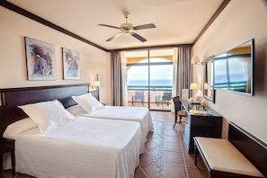 Minibar, in-room safe, desk, blackout curtains - Occidental Jandía Playa (Pajara)