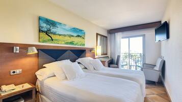 Minibar, in-room safe, iron/ironing board, free cots/infant beds