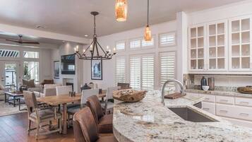 Room, Multiple Beds | Premium bedding, pillowtop beds, in-room safe, desk