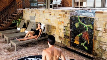 Sauna, tina de hidromasaje, baño de vapor y tratamientos corporales