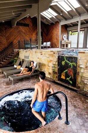 Sauna, hot tub, steam room, body treatments, hydrotherapy, aromatherapy