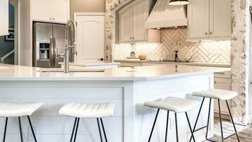 Room, Multiple Beds | Premium bedding, pillowtop beds, in-room safe, desk