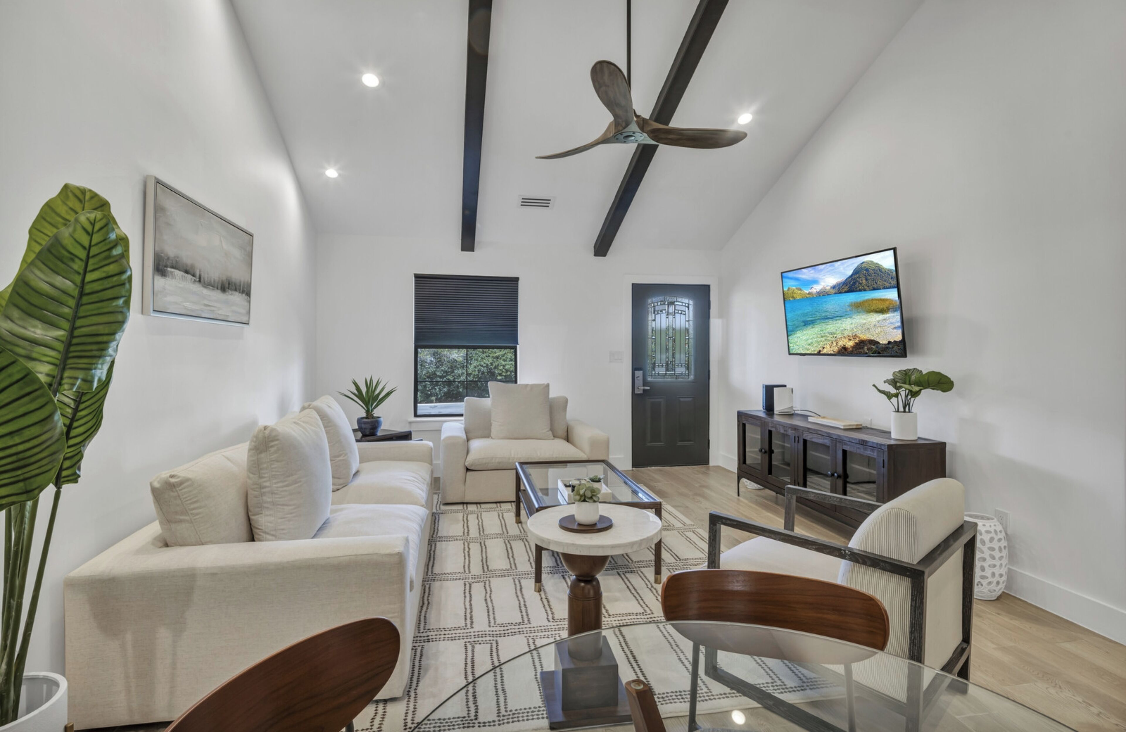 Condo, 2 Bedrooms (Short Circuit)