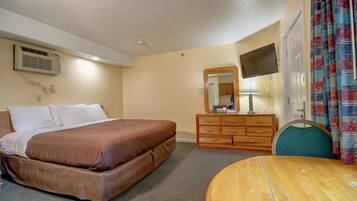 Standard Room | Iron/ironing board, free WiFi, bed sheets, alarm clocks