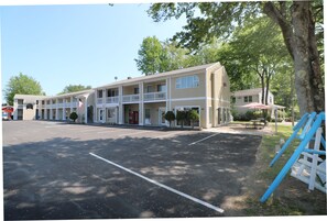 Front of property - Classic Inn (Saco)