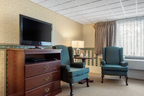 Room, 2 Queen Beds, Jetted Tub | Premium bedding, desk, laptop workspace, free WiFi - Coachman Inn (Kittery)