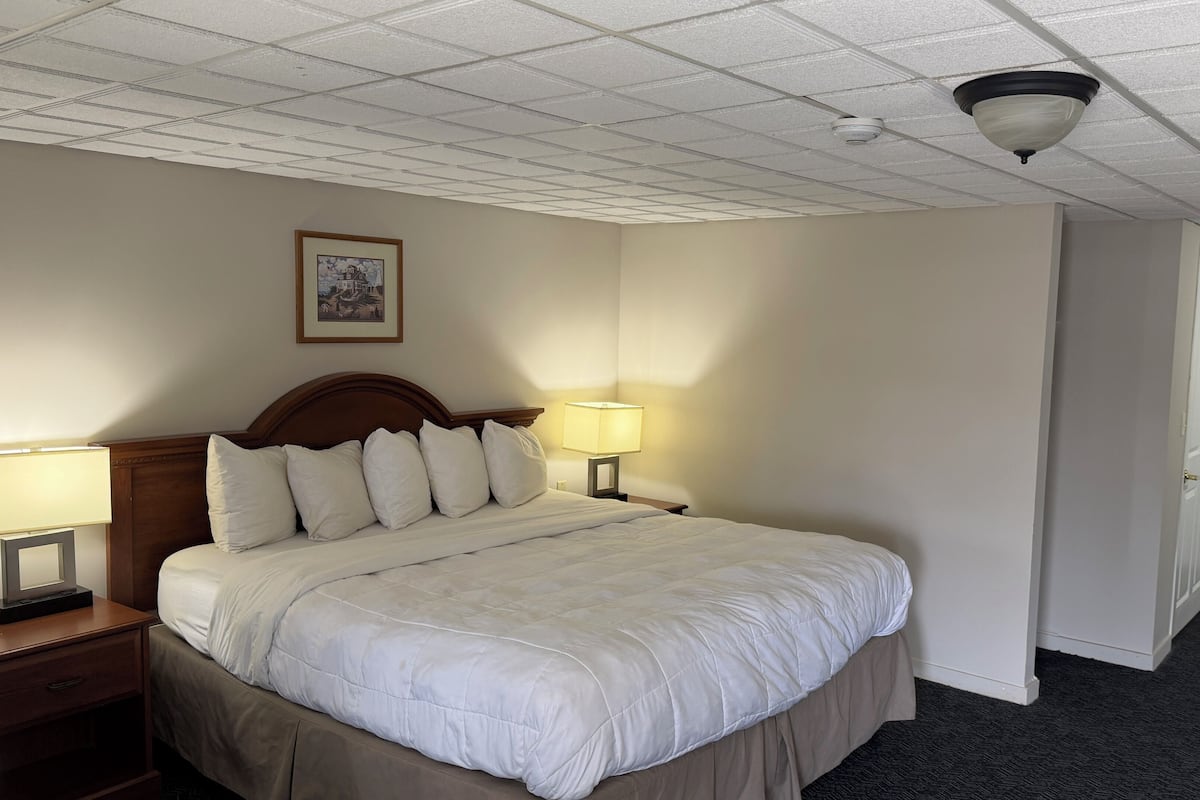 客房, 1 張特大雙人床, 身障無障礙空間 | 高級寢具、書桌、筆電工作空間、免費無線上網