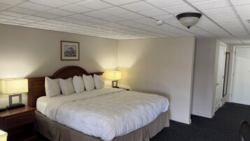 Room, 1 King Bed, Mobility Accessible | Premium bedding, desk, laptop workspace, WiFi (free)
