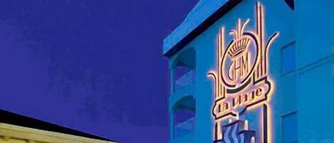 Piscine couverte, 3 piscines extérieures