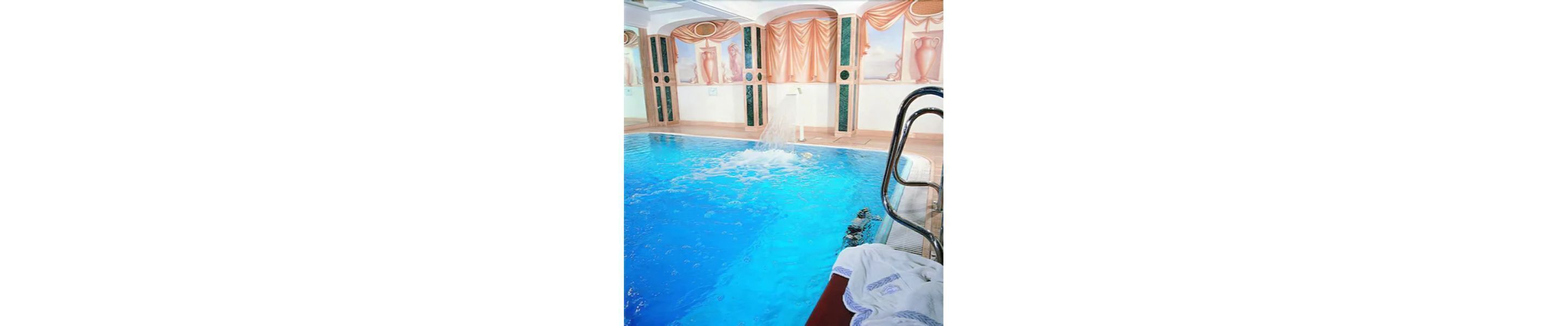 Indoor pool, 3 outdoor pools