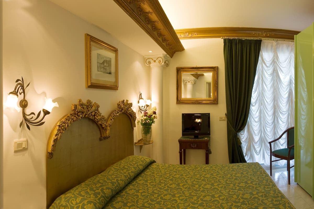 Minibar, in-room safe, desk, soundproofing