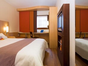 Room, 1 Double Bed (SweetRoom by Ibis) | In-room safe, desk, blackout drapes, free WiFi - ibis Swansea (Swansea)