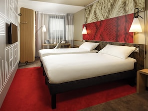 Twin Room, 2 Twin Beds | In-room safe, desk, blackout drapes, free WiFi