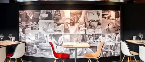 Lunch and dinner served