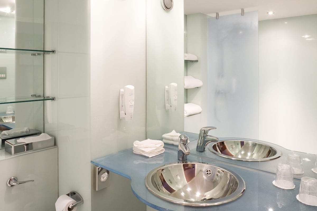 In-room safe, desk, blackout drapes, free WiFi