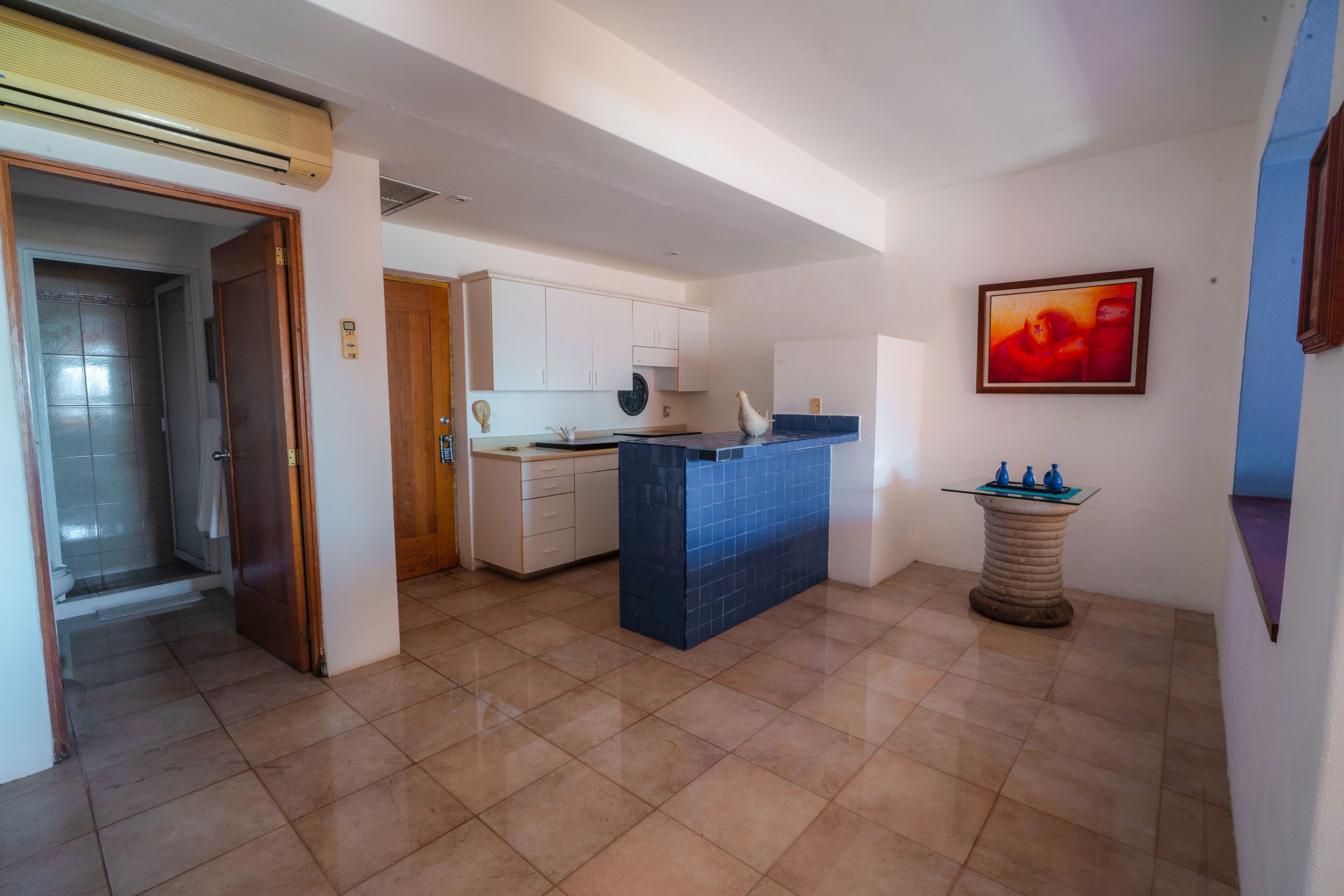 studio double city view | private kitchen