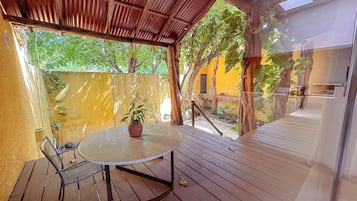 Habitación presidencial, 1 cama King size | Terraza o patio