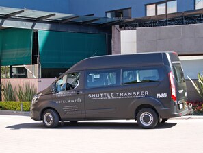 Airport shuttle - Hotel Riazor Aeropuerto (Mexico City)