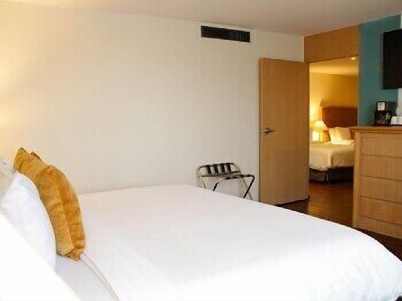 In-room safe, desk, laptop workspace, soundproofing