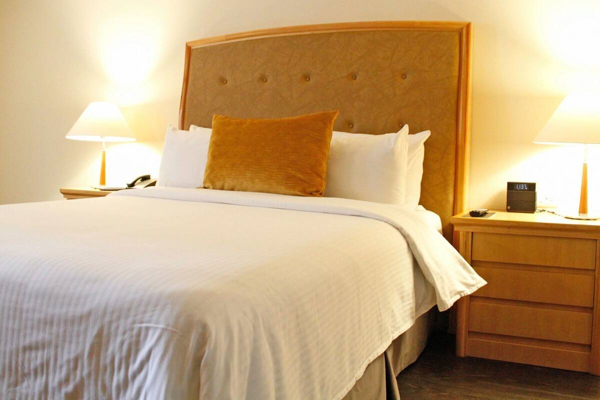 In-room safe, desk, laptop workspace, soundproofing