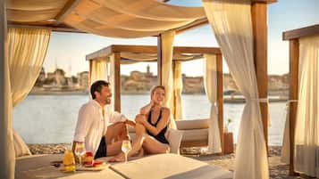 Beach nearby, free beach shuttle