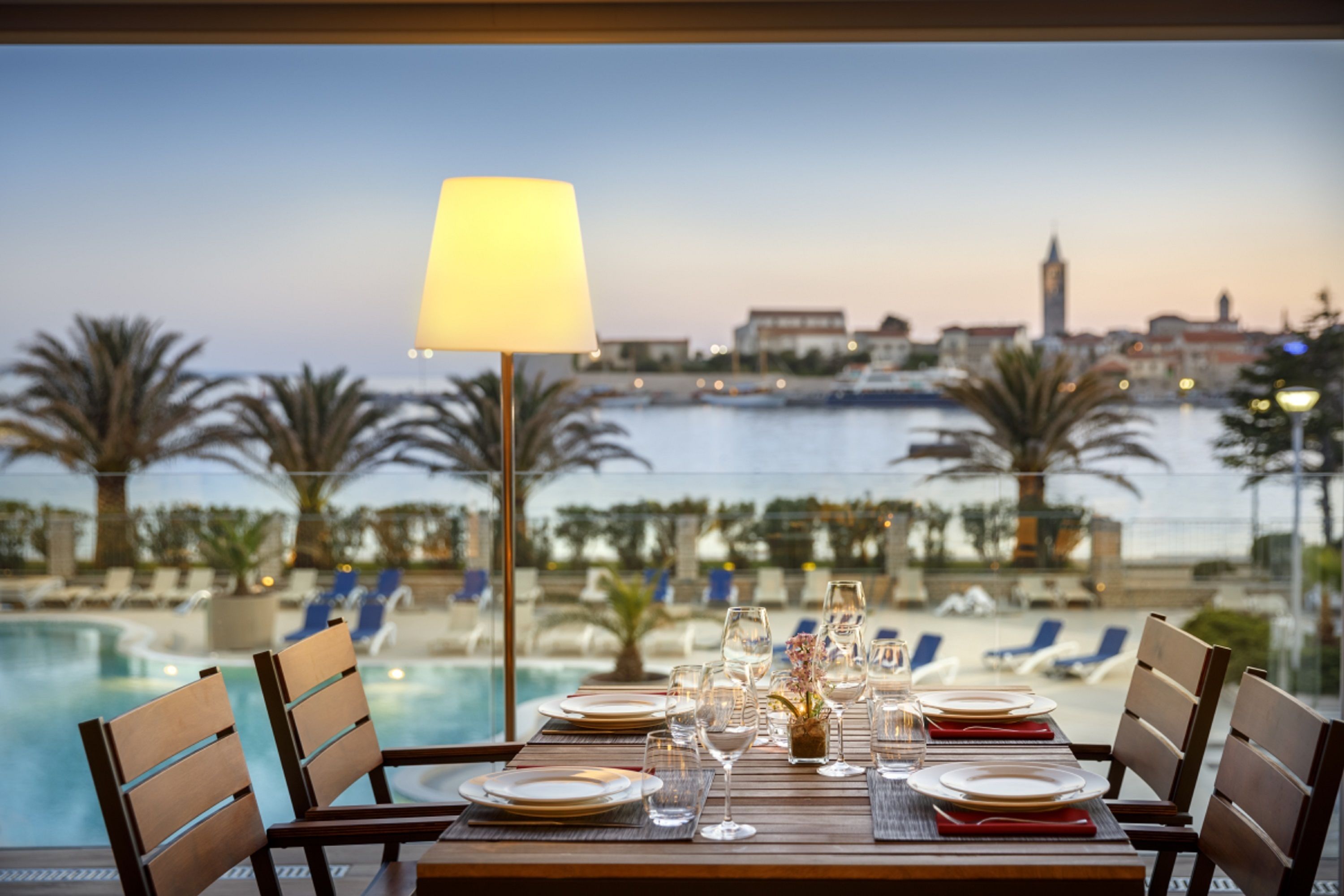 breakfast, dinner served; mediterranean cuisine, sea views
