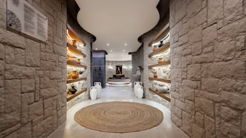Sauna, Türkisches Bad/Hamam, Körperbehandlungen, Aromatherapie