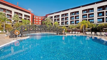 Seasonal outdoor pool