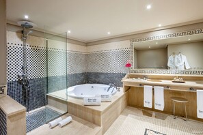 Suite (Club Premium) | Bathroom | Rainfall showerhead, eco-friendly toiletries, hair dryer, bidet - Barceló Marbella (Marbella)